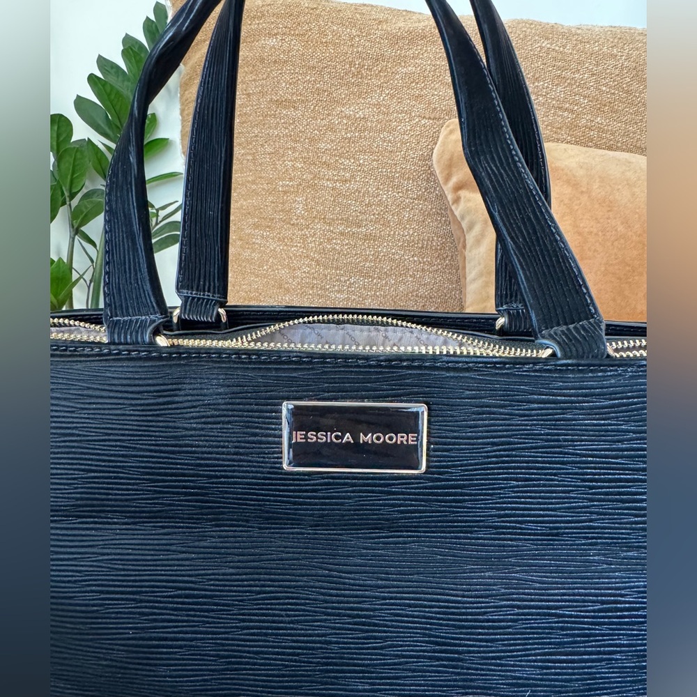 Jessica Moore Black Textured Travel Tote Bag NWT - Picture 3 of 15